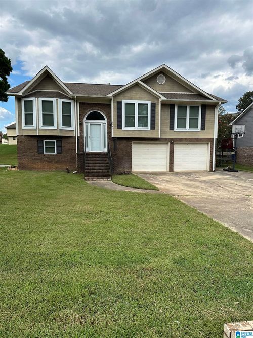 1140 Ole Oak Ln, FAIRFIELD, AL, 35064-1045 | Card Image