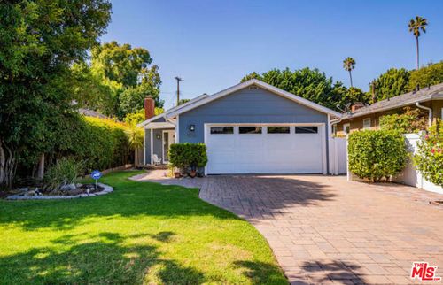 8255 Tuscany Ave, Playa del Rey, CA, 90293-7856 | Card Image