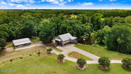 839 Henderson Rd, Trenton, NC, 28585-8877 | Card Image