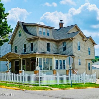 302 Keystone Avenue, House other with 5 bedrooms, 2 bathrooms and null parking in Cresson PA | Image 1