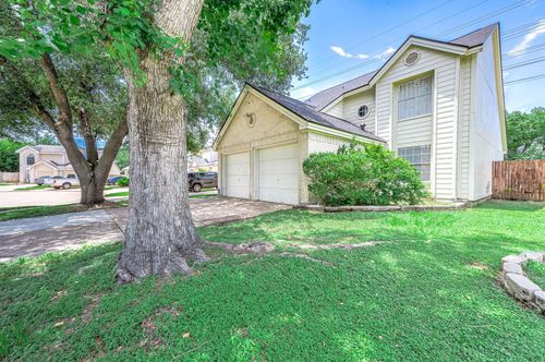 18446 N Willow Bluff Rd, Katy, TX, 77449-8411 | Card Image