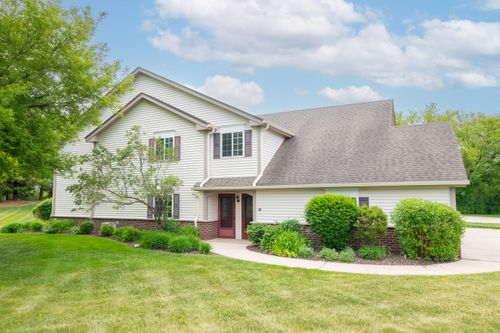652 Pewaukee Rd, Pewaukee, WI, 53072-6559 | Card Image