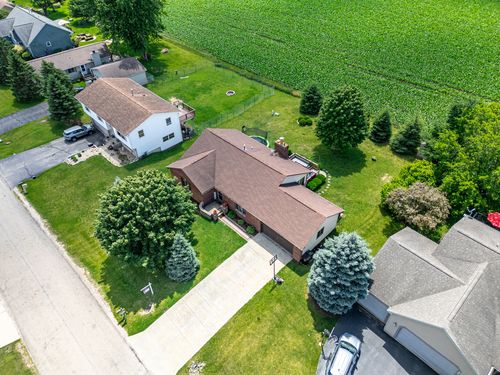 10205 Sharon Ln, Hebron, IL, 60034-8853 | Card Image