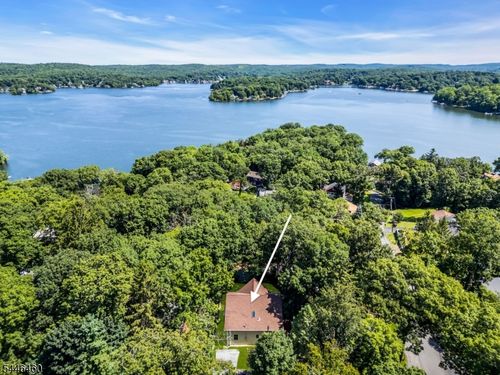 104 Bishop Rock Rd, Hopatcong, NJ, 07843-1905 | Card Image