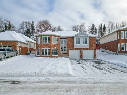 36 Kenwood Hills Dr, North Bay, ON, P1C1M1 | Card Image