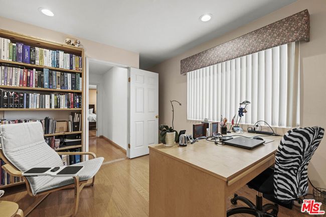 21615 Wo He Lo Trl, House other with 3 bedrooms, 4 bathrooms and null parking in Chatsworth CA | Image 25