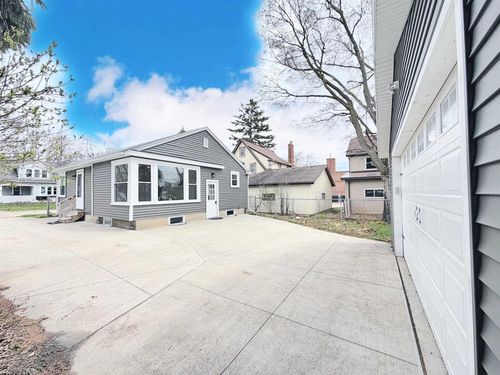 225 E Circle Street, APPLETON, WI, 54911 | Card Image