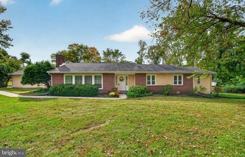303 Taylor Ln, KENNETT SQUARE, PA, 19348-1649 | Card Image
