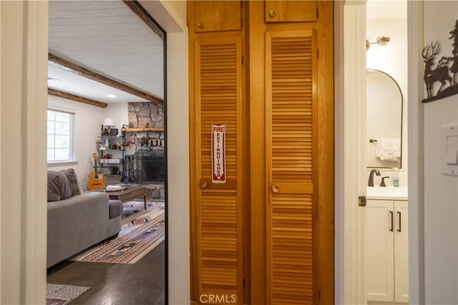 682 Maple Ln, House other with 3 bedrooms, 2 bathrooms and null parking in Sugarloaf CA | Image 28