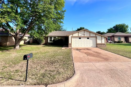 1612 Prince Ct, Benbrook, TX, 76126-3904 | Card Image