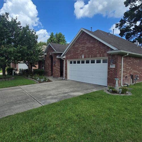 15202 Scenic Forest Dr, Conroe, TX, 77384-3802 | Card Image