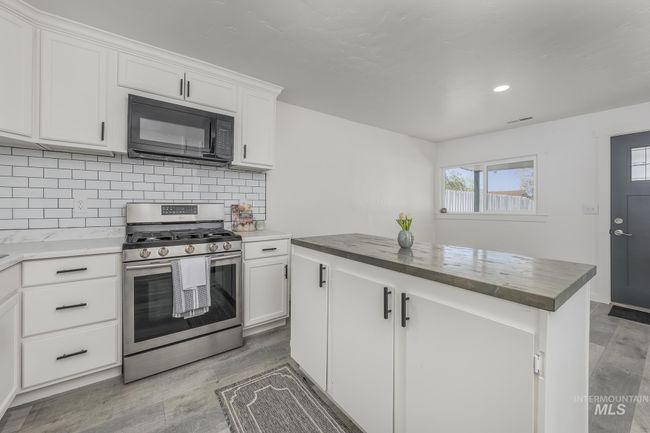207 Park Ave, House other with 3 bedrooms, 2 bathrooms and 1 parking in Nyssa OR | Image 9
