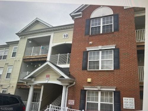 1031 Dogwood Ct, New Brunswick, NJ, 08901-3913 | Card Image
