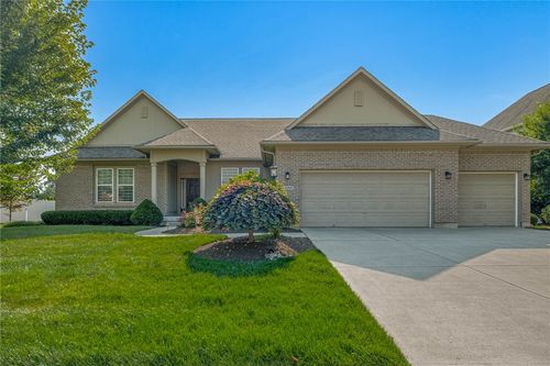 10138 Benham Dr, Washingtn Twp, OH, 45458-4511 | Card Image