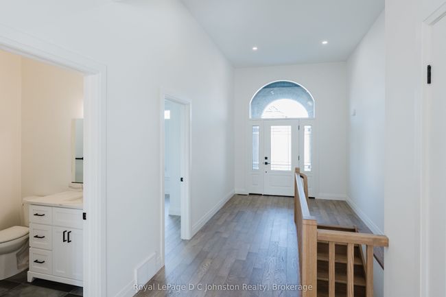 546 Algonquin Trail, House other with 2 bedrooms, 2 bathrooms and 4 parking in Grey ON | Image 6