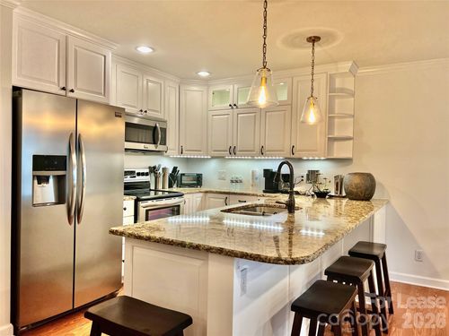 417-1323 Queens Rd, Charlotte, NC, 28207-2167 | Card Image
