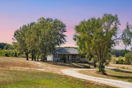 4273 Highway P, Half Way, MO, 65663-9133 | Card Image
