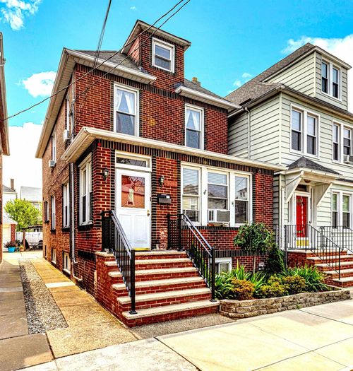 8212 2nd Ave, North Bergen, NJ, 07047-5030 | Card Image