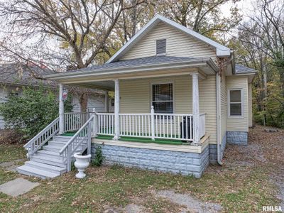 727 N Broadway Avenue, House other with 3 bedrooms, 1 bathrooms and null parking in Salem IL | Image 1