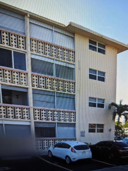 apt-209-211 Ne 8th Ave, Hallandale Beach, FL, 33009-3503 | Card Image