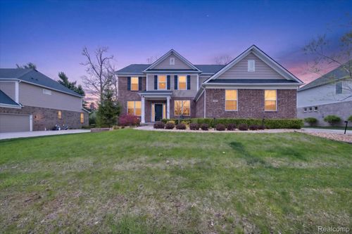 2942 Montgomery Cir, Walled Lake, MI, 48390-3605 | Card Image