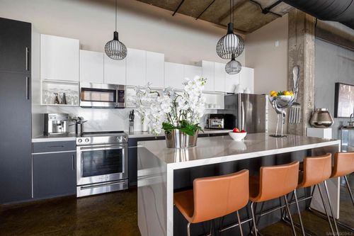 215-3940 7th Ave, San Diego, CA, 92103-3288 | Card Image