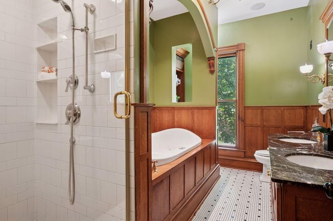 Gorgeous bath | Image 36