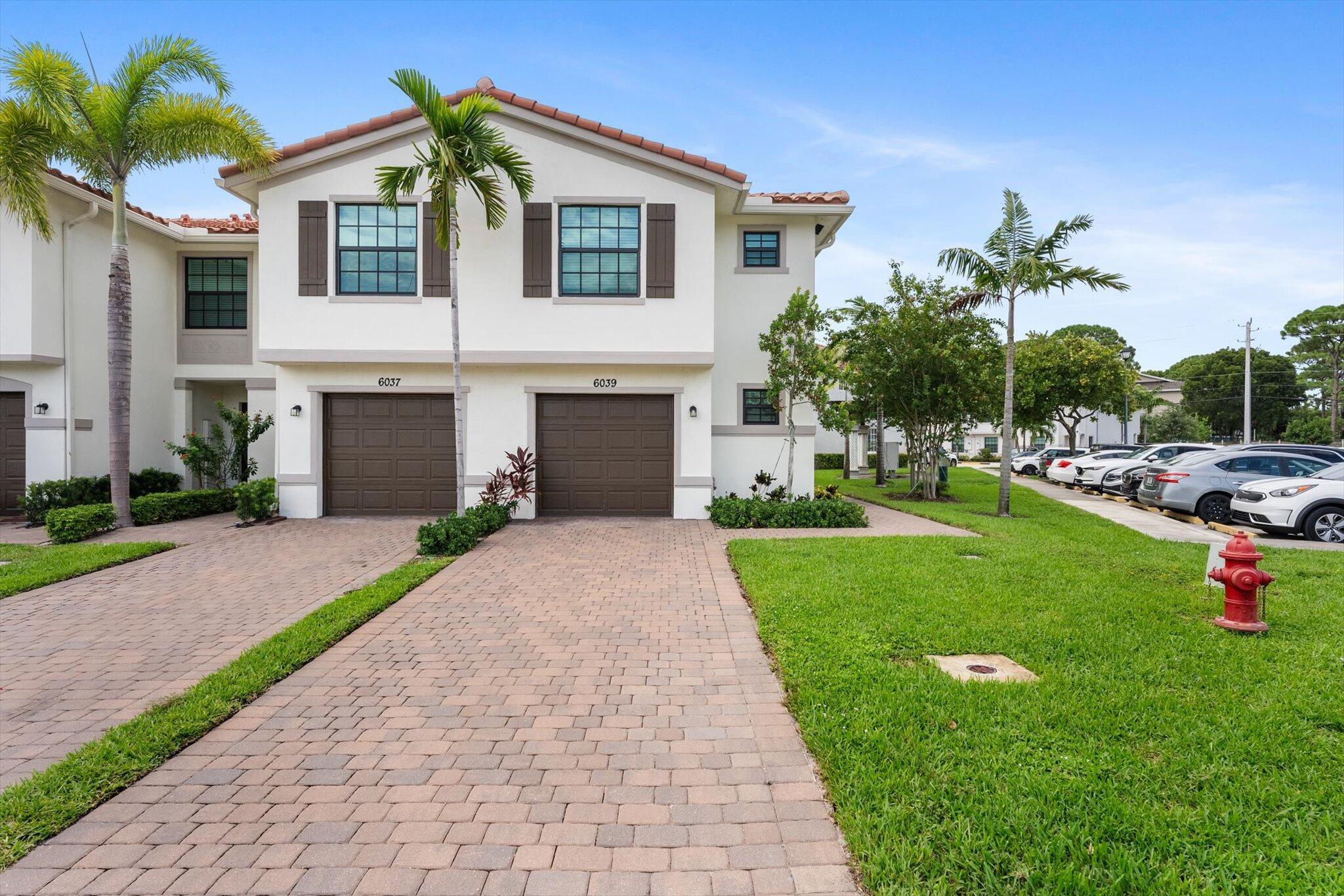 Woods Edge Cir, Riviera Beach, FL 33410