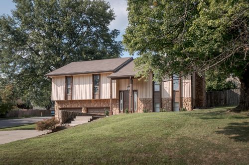 501 Southwind Ter, Lexington, KY, 40517-2016 | Card Image