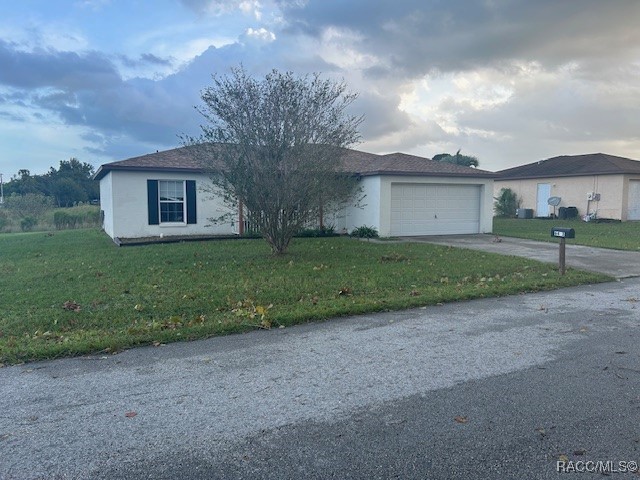Pelican Ln, Homosassa, FL 34448