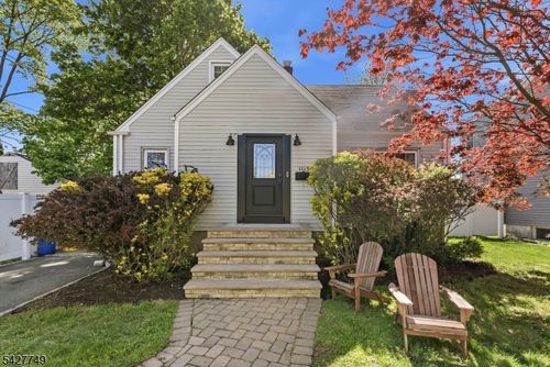 1115 Tuxedo Sq, Teaneck, NJ, 07666-5731 | Card Image