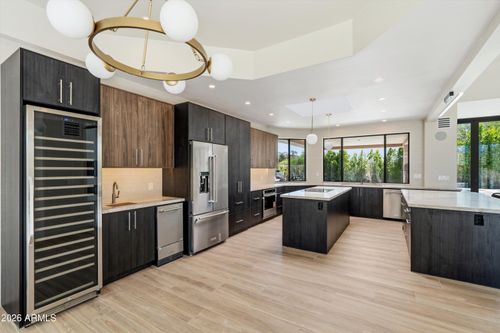 8565 E Vista Del Lago, Scottsdale, AZ, 85255-4221 | Card Image