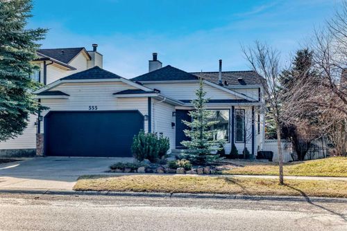 555 Woodbine Boulevard Sw, Calgary, AB, T2W4P5 | Card Image