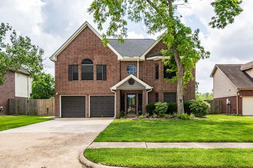 1015 Highland Woods Dr, Highlands, TX, 77562-4511 | Card Image