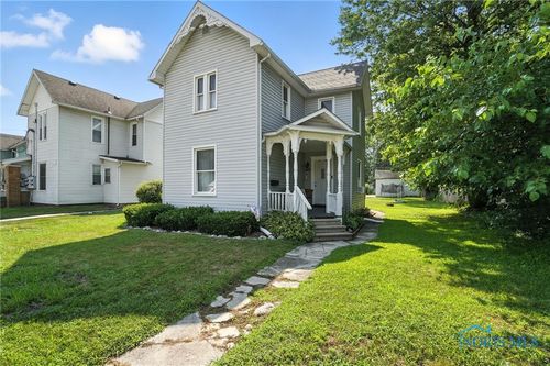 618 S Main St, Bowling Green, OH, 43402-3827 | Card Image