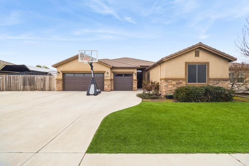 2625 N Mendonca St, Visalia, CA, 93291-8090 | Card Image