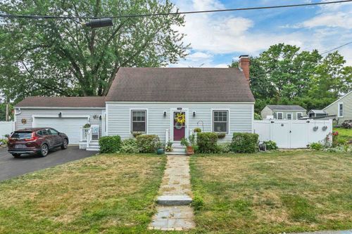2 Belmont Cir, Hampton, NH, 03842-1134 | Card Image