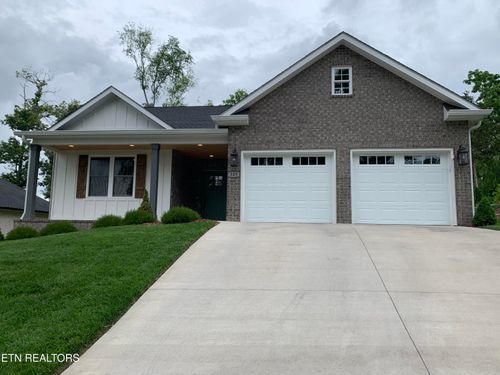 329 English Ivy Trl, Jonesborough, TN, 37659-5911 | Card Image