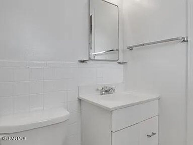 bath 1 | Image 23