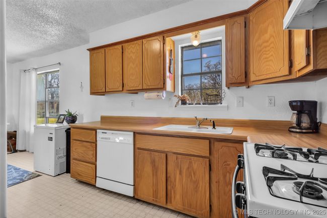 4795 Inwood Rd, House other with 3 bedrooms, 2 bathrooms and null parking in Healdton OK | Image 11