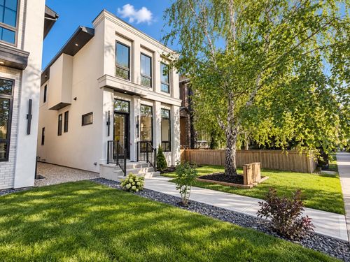 2424 31 St Sw, Calgary, AB, T3E2N5 | Card Image