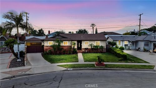 581 Kern St, La Habra, CA, 90631-5813 | Card Image