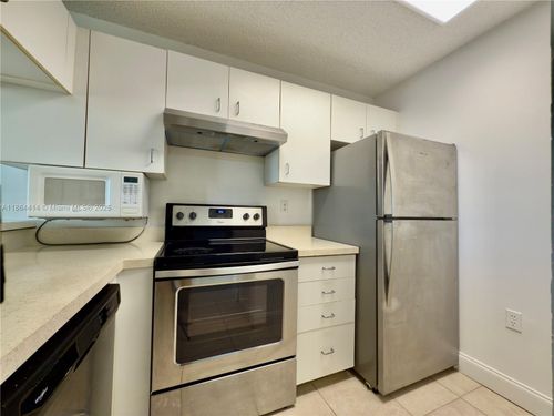 13204-13204 Glenmoor Dr, West Palm Beach, FL, 33409-2709 | Card Image