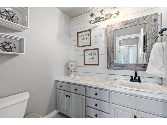 34207 Enos Dr, House other with 5 bedrooms, 5 bathrooms and 2 parking in Halsey OR | Image 15