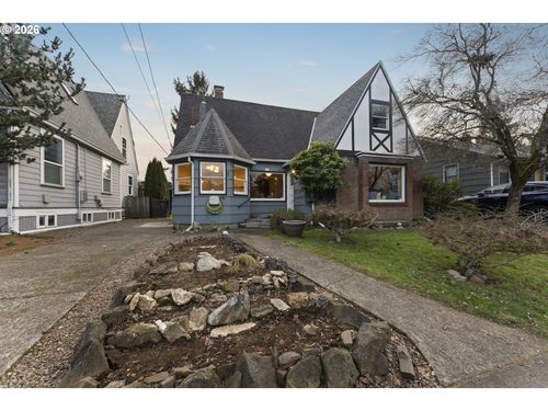 7126 N Ivanhoe St, Portland, OR, 97203-3943 | Card Image