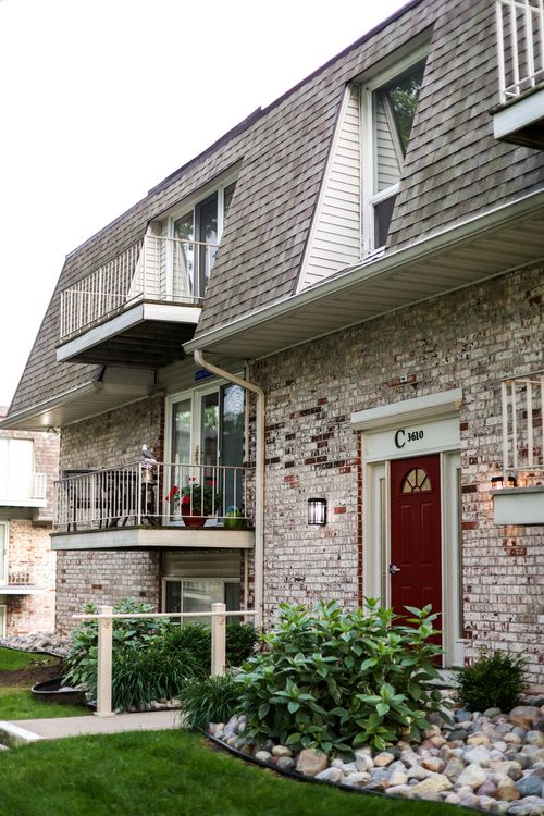 c12-3610 Lakeshore Dr, Saint Joseph, MI, 49085-2995 | Card Image