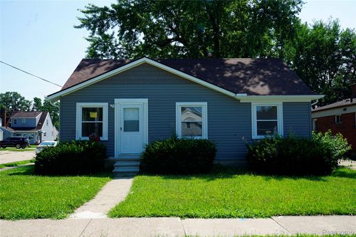 17205 Anne Ave, Allen Park, MI, 48101-2818 | Card Image