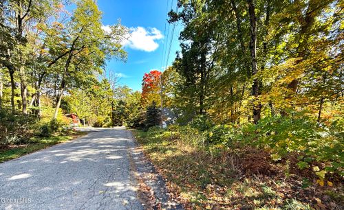 32 Schermerhorn Dr, Lake George, NY, 12845-7432 | Card Image