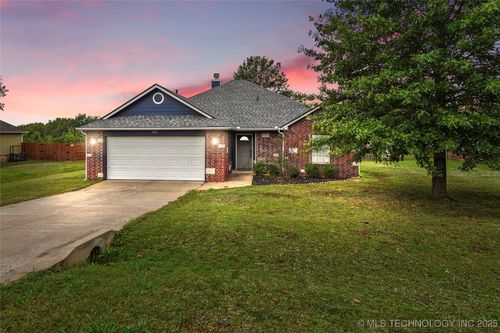 1128 Quail Creek Rd, Skiatook, OK, 74070-1747 | Card Image