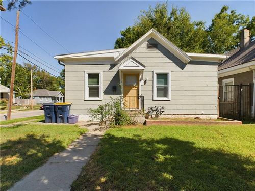 301 Lawndale Ave, Kansas City, MO, 64123-2007 | Card Image